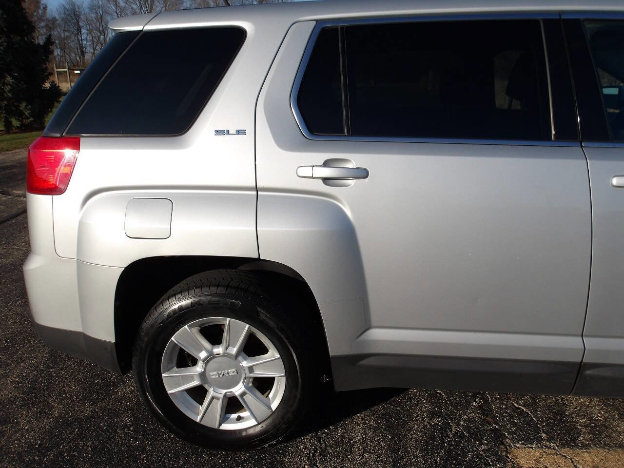 Used 2011 GMC Terrain SLE image 31