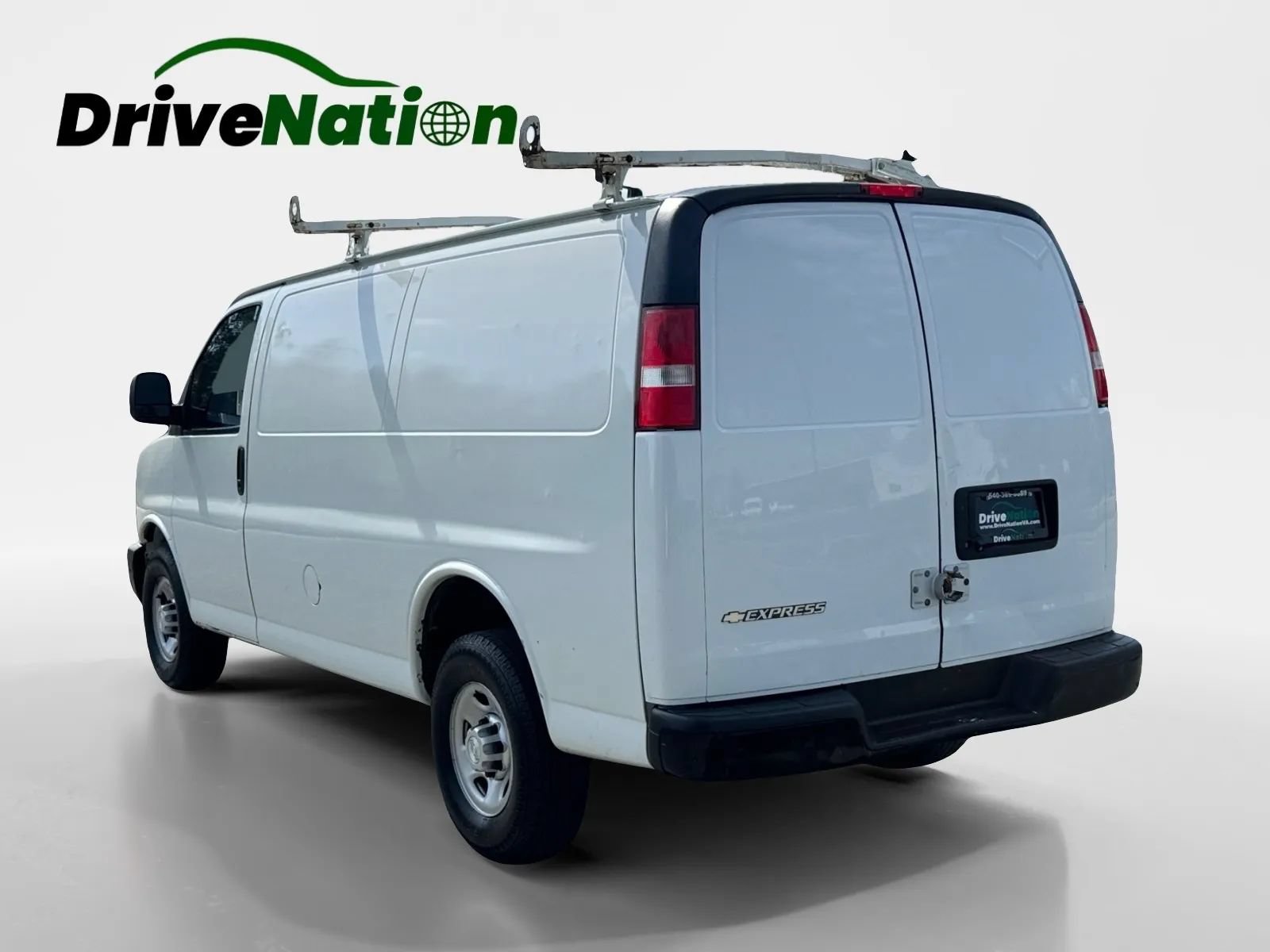 Used 2017 Chevrolet Express 2500 RWD image 7