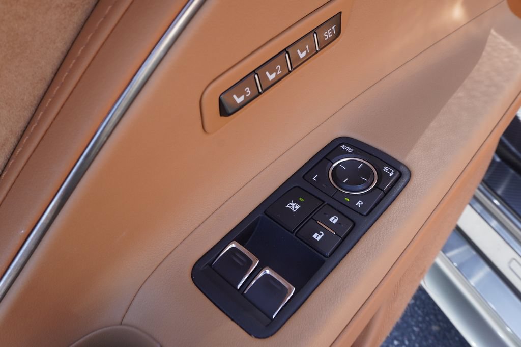 Used 2019 Lexus LC 500 Coupe w/ Performance Package RWD image 15