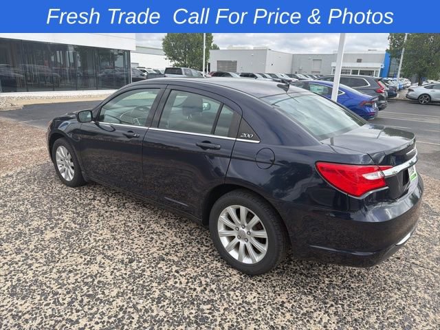 Used 2012 Chrysler 200 Touring FWD image 4