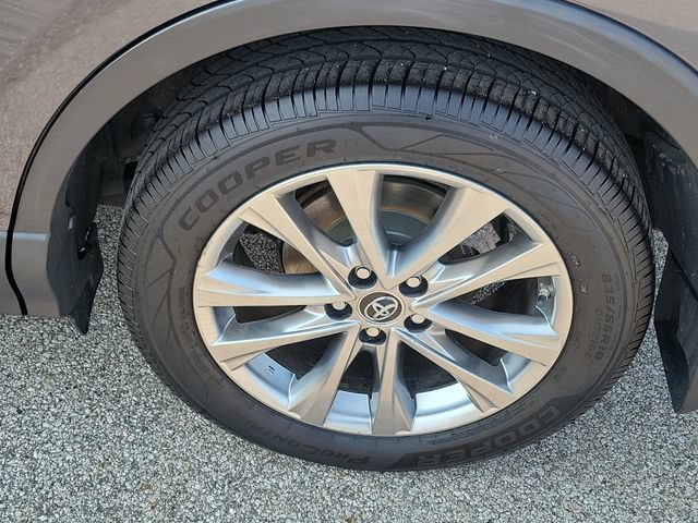 Used 2017 Toyota RAV4 Limited AWD/4WD image 27