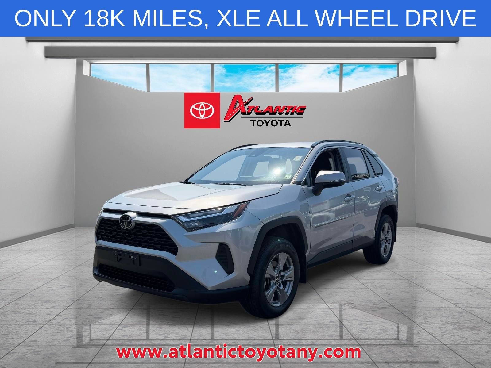 Used 2024 Toyota RAV4 XLE AWD/4WD image 4