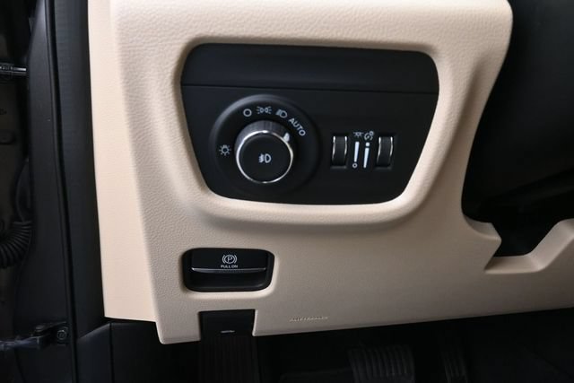 Used 2024 Jeep Grand Cherokee Limited AWD/4WD image 27
