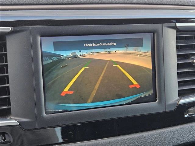 Used 2022 Chrysler Voyager LX image 14