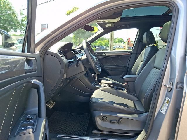 Used 2022 Volkswagen Tiguan SE R-Line AWD/4WD image 13