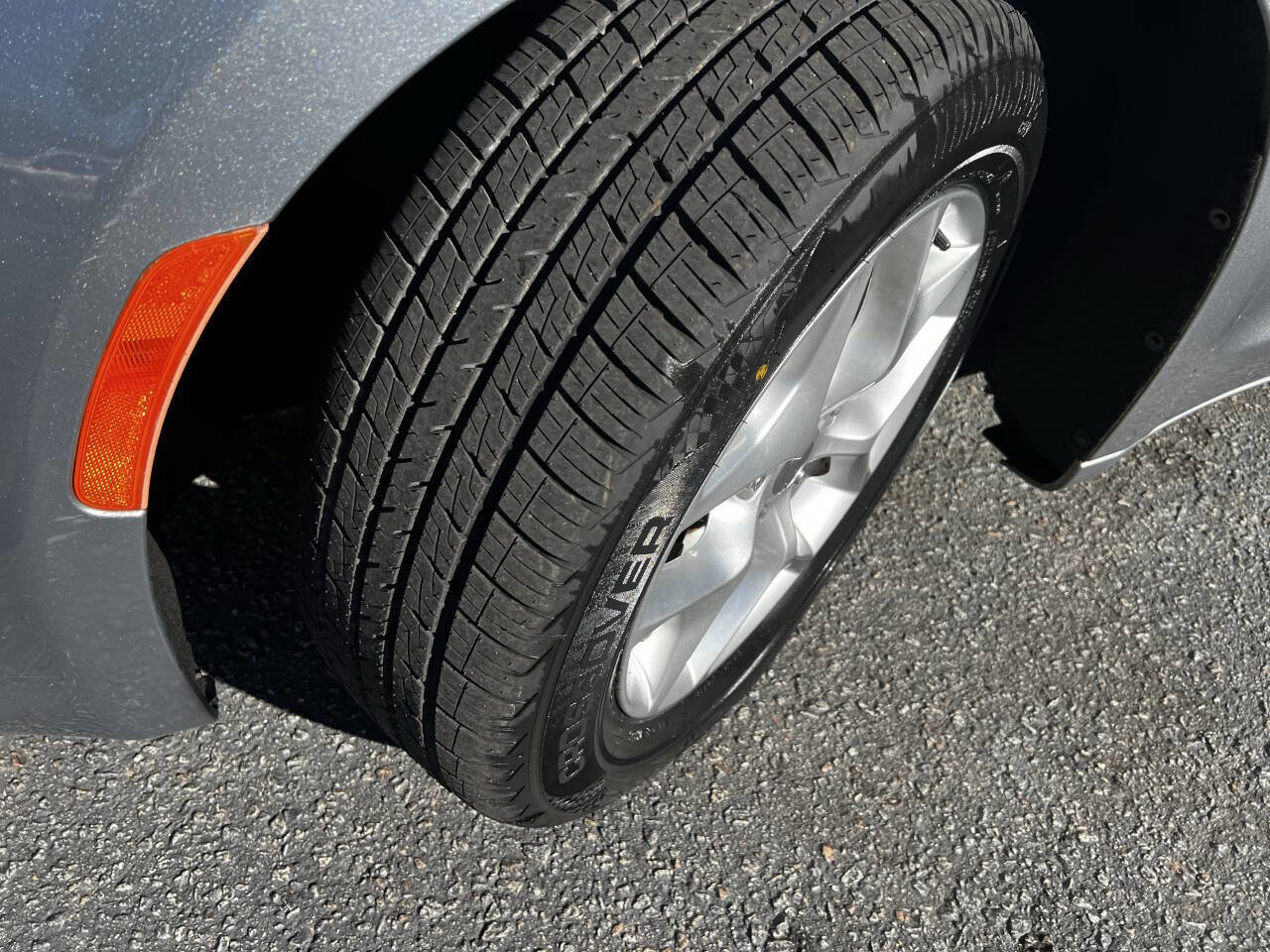 Used 2020 Chrysler Pacifica Limited image 9