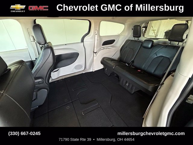 Used 2023 Chrysler Pacifica Touring-L FWD image 29