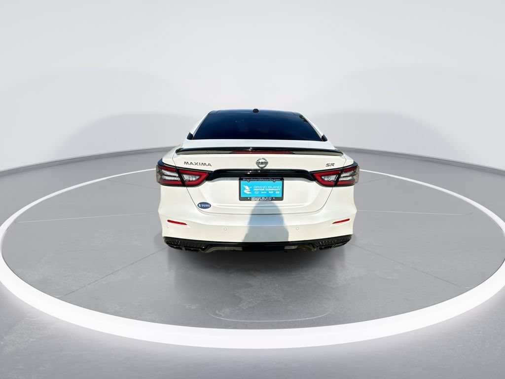 Used 2022 Nissan Maxima SR w/ Sport Mat Group FWD image 7