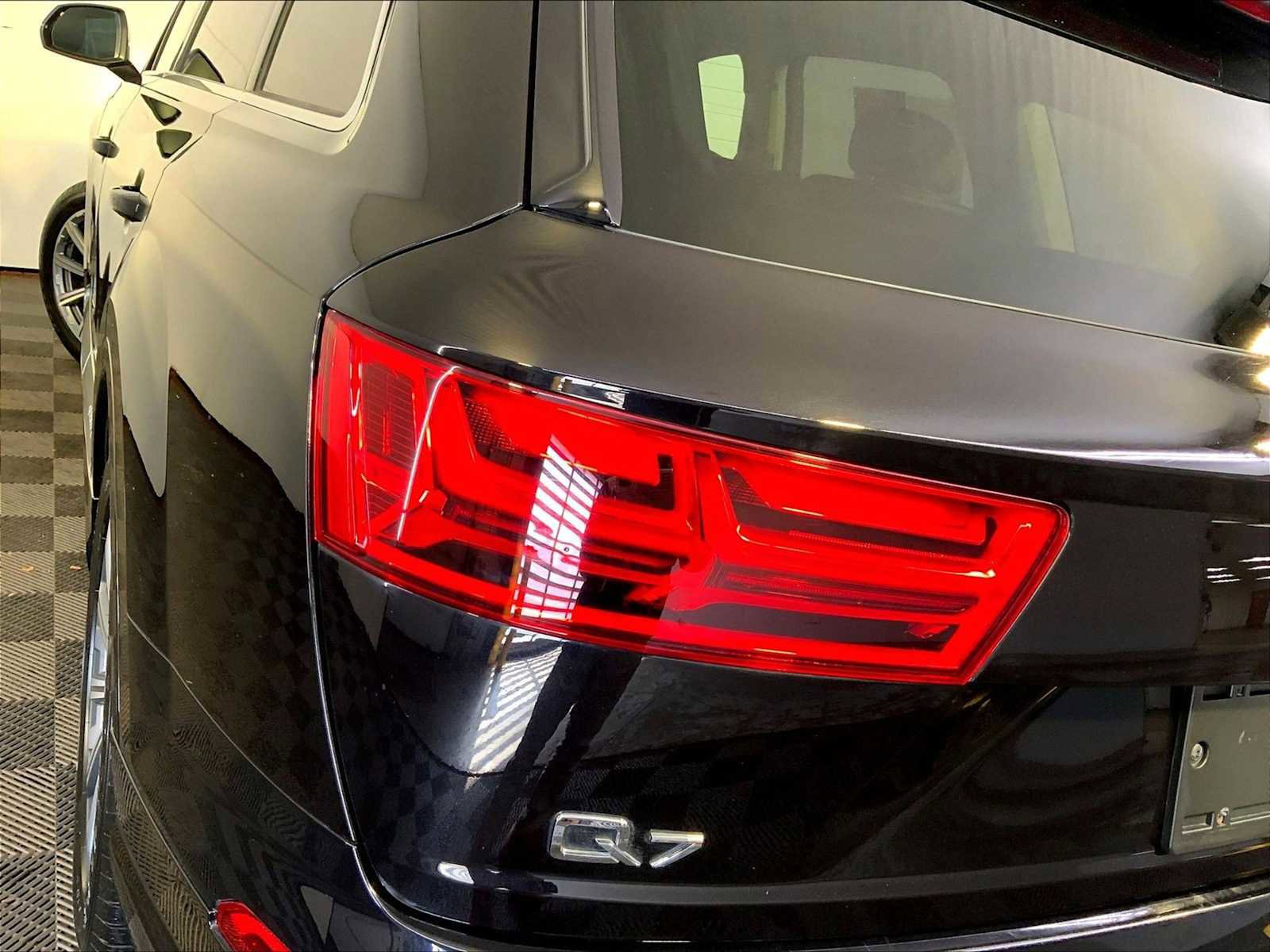 Used 2018 Audi Q7 3.0T Premium Plus AWD/4WD image 30