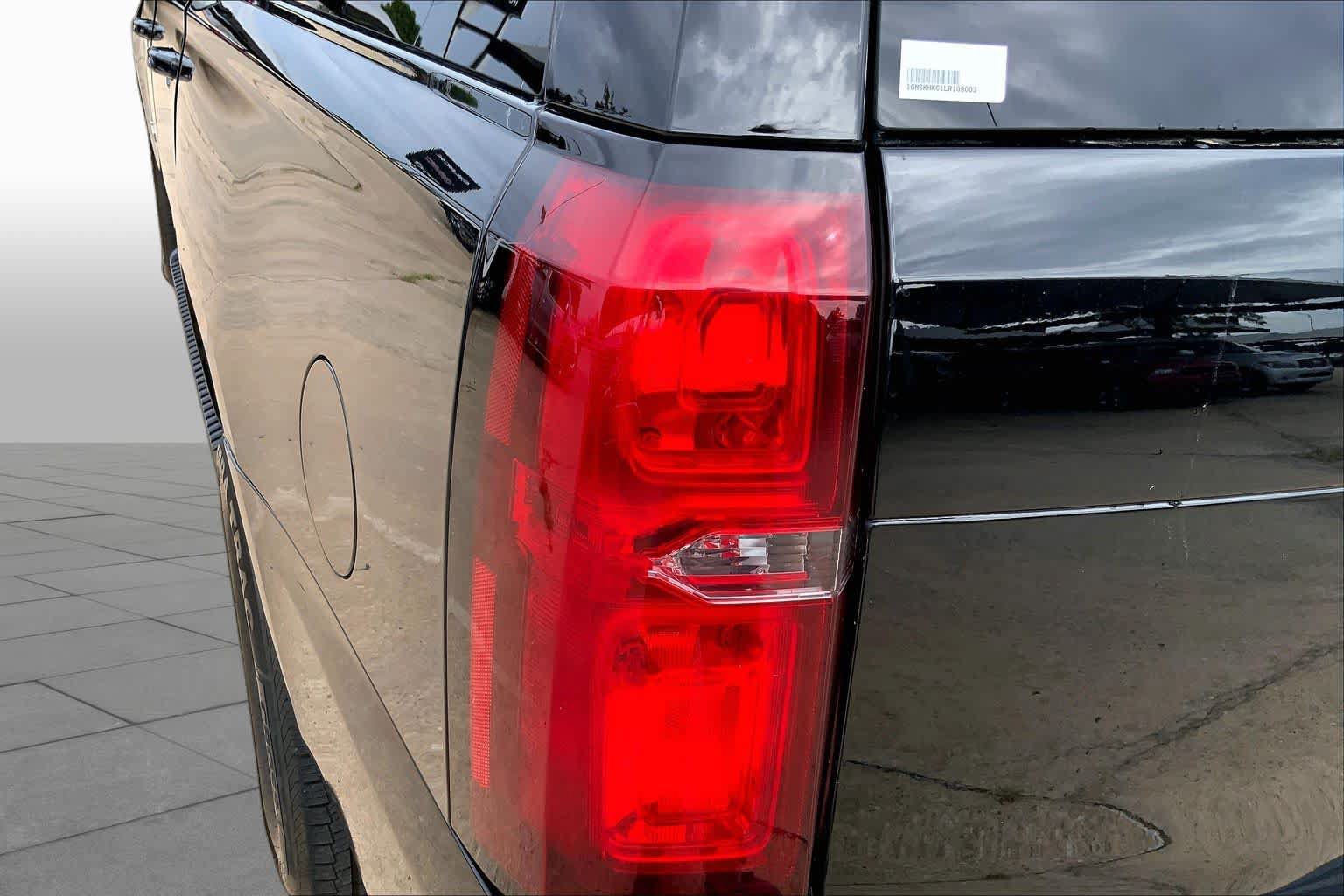 Used 2020 Chevrolet Suburban LT AWD/4WD image 28