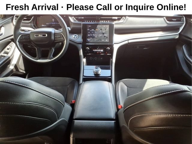 Used 2023 Jeep Grand Cherokee Altitude AWD/4WD image 21