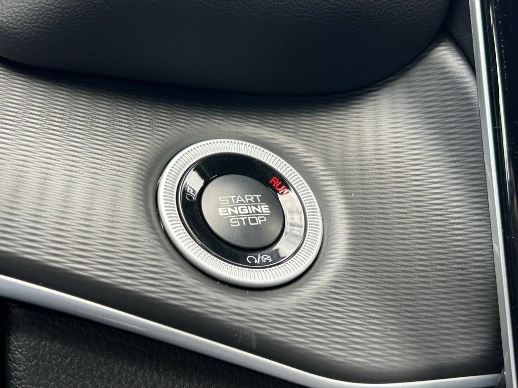 New 2024 Jeep Grand Cherokee L Laredo RWD image 36