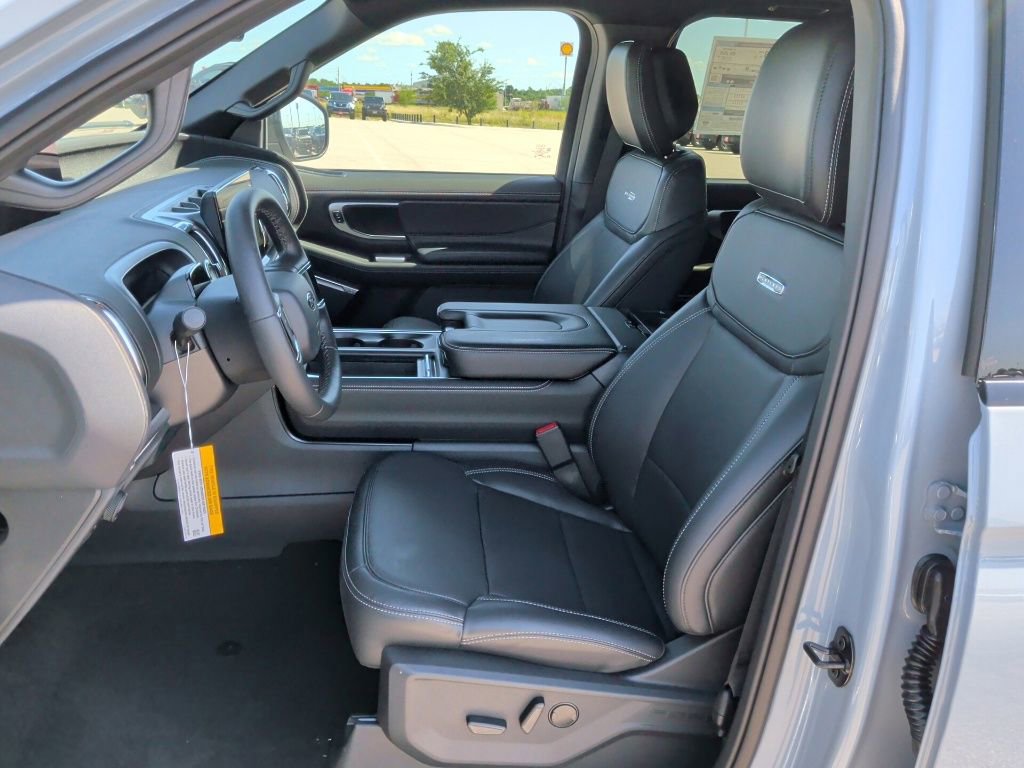 New 2026 Ford Expedition Max Platinum w/ Stealth Appearance Package AWD/4WD image 13