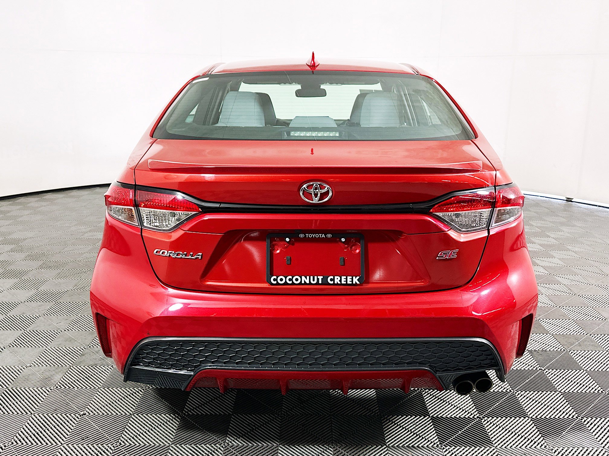 Used 2021 Toyota Corolla SE FWD image 4