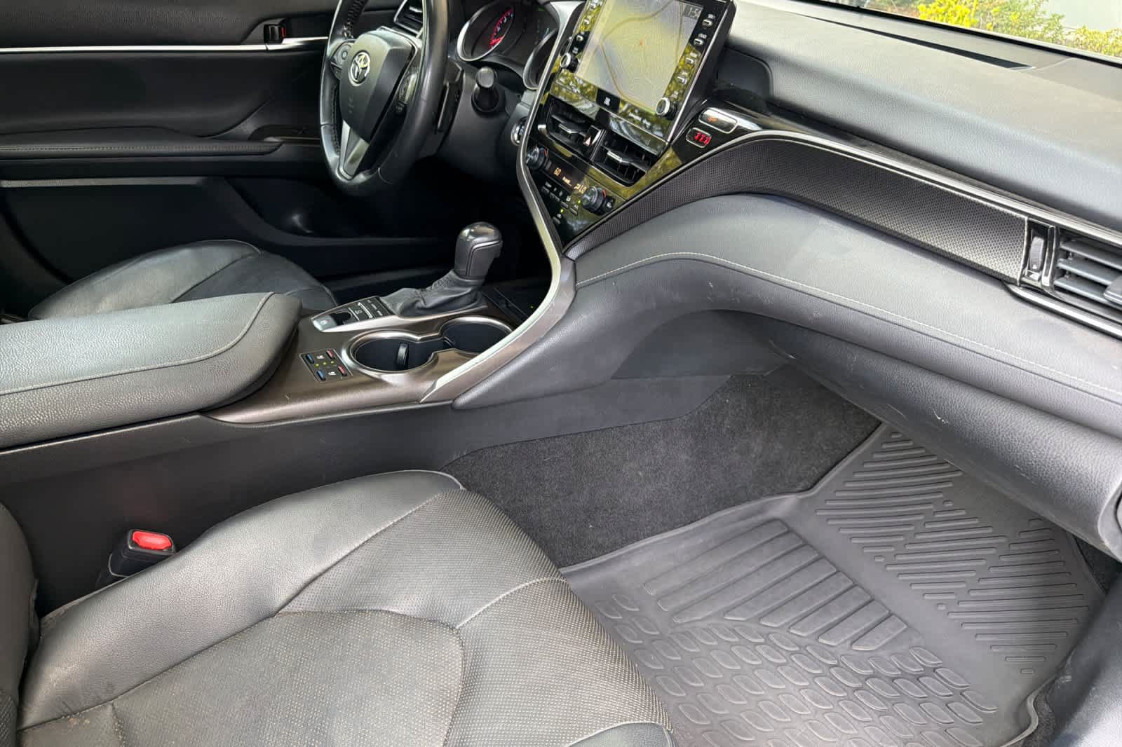 Used 2022 Toyota Camry XSE w/ Navigation Package FWD image 16