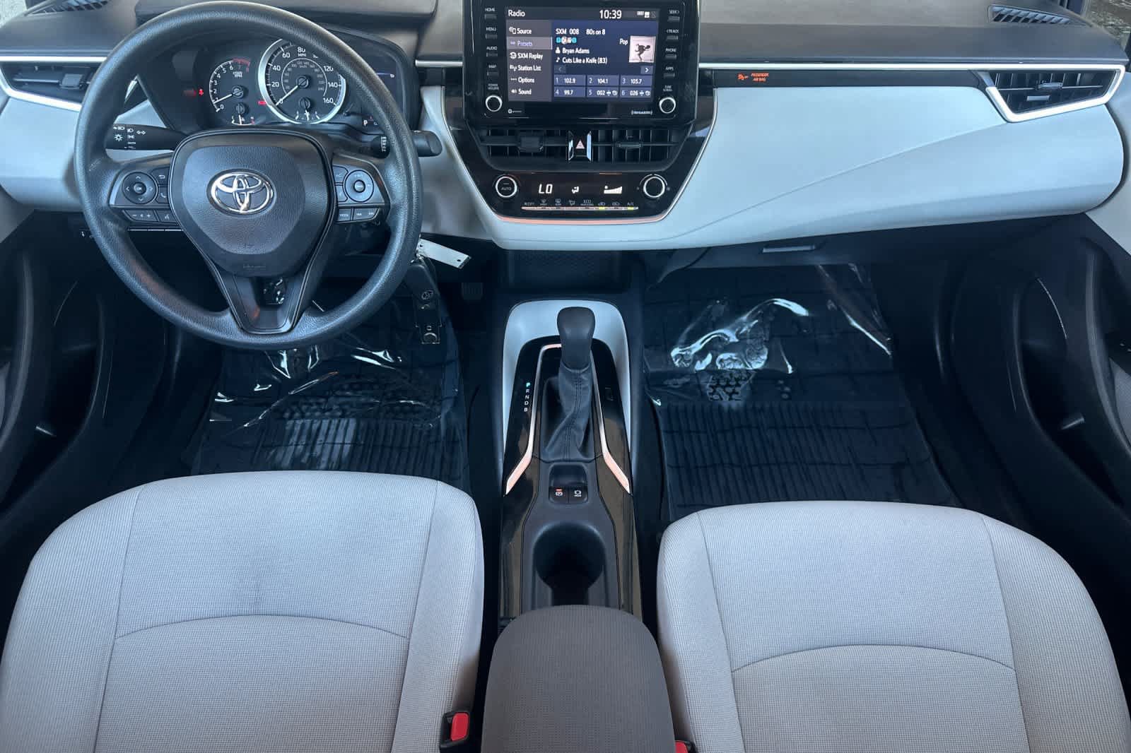 Used 2022 Toyota Corolla LE FWD image 3