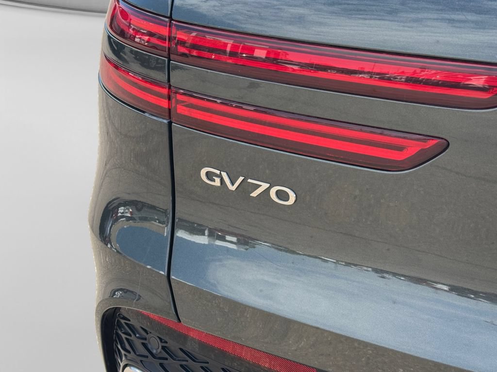 Used 2025 Genesis GV70 2.5T AWD/4WD image 11
