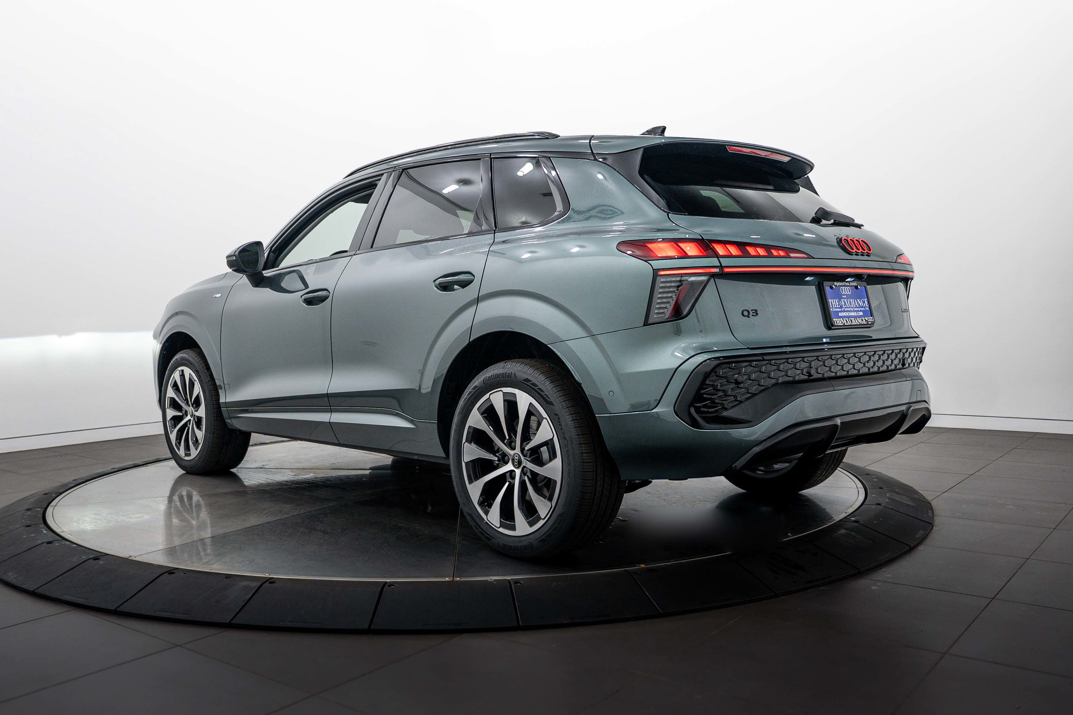 New 2026 Audi Q3 quattro 2.0T AWD/4WD image 5