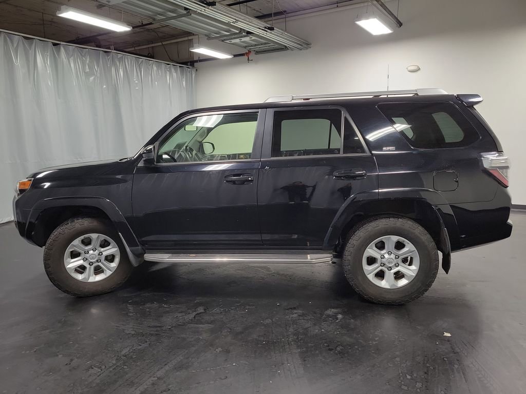 Used 2018 Toyota 4Runner SR5 image 5