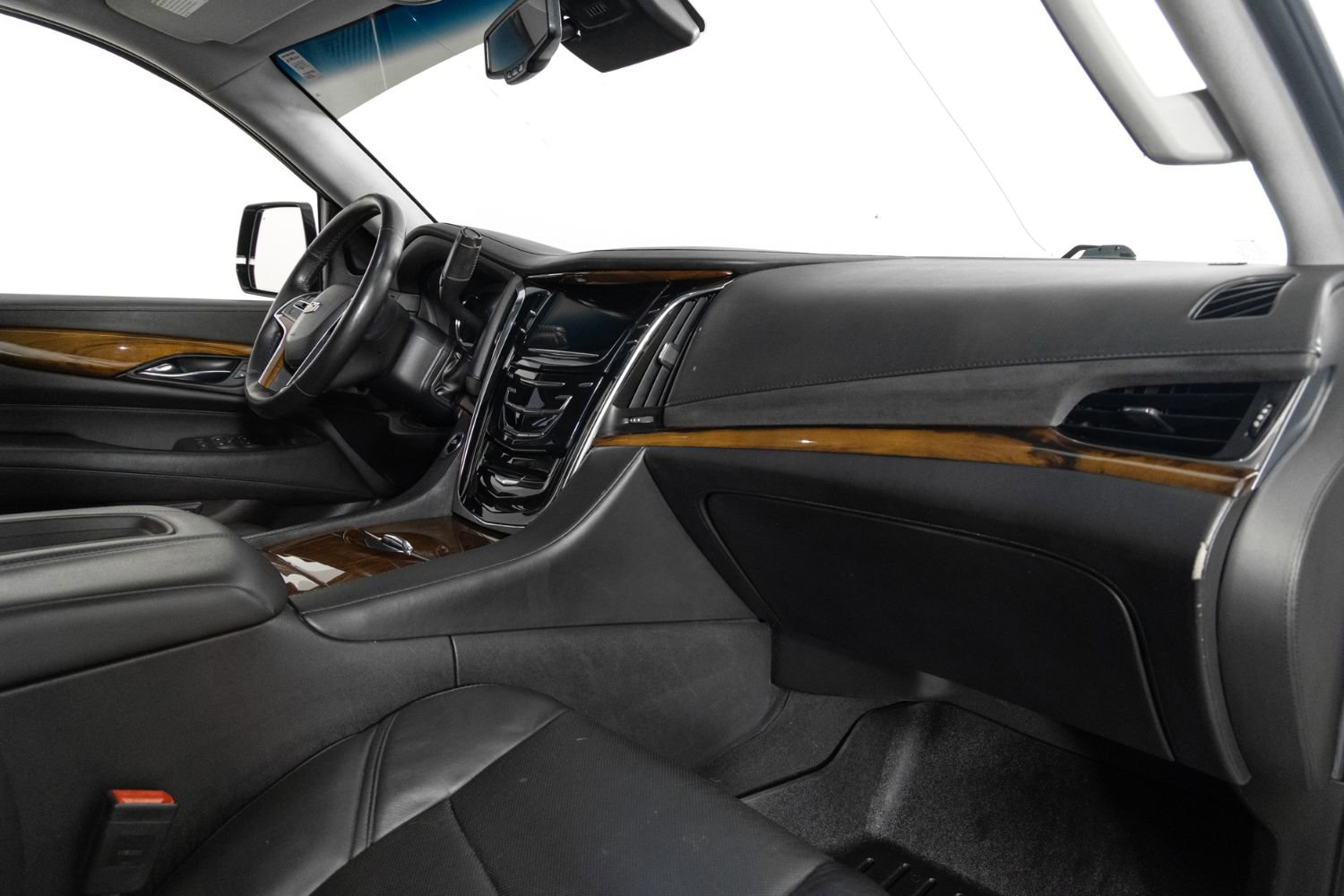 Used 2016 Cadillac Escalade Luxury image 28