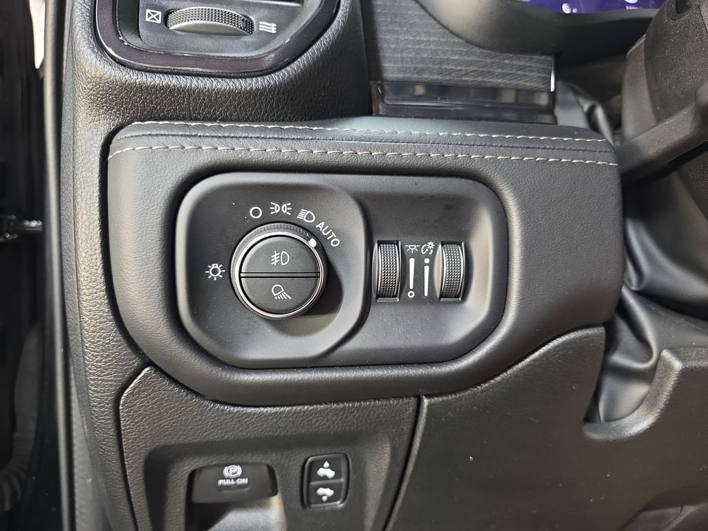 Used 2023 RAM 1500 Limited AWD/4WD image 24