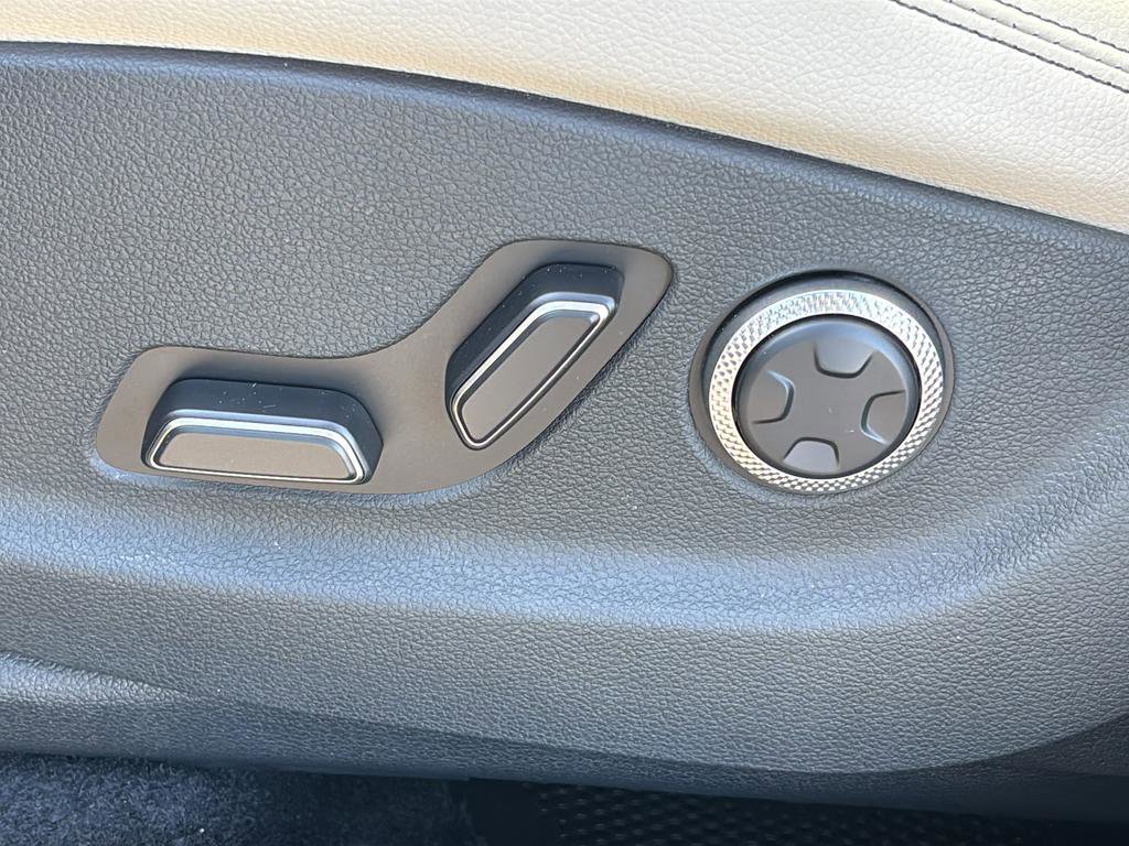 Used 2026 Genesis GV70 2.5T image 19