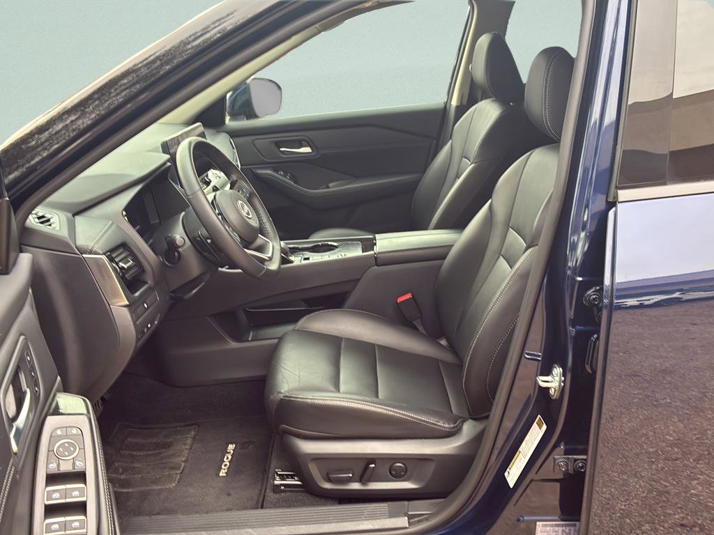 Used 2024 Nissan Rogue SL w/ SL Premium Package image 21