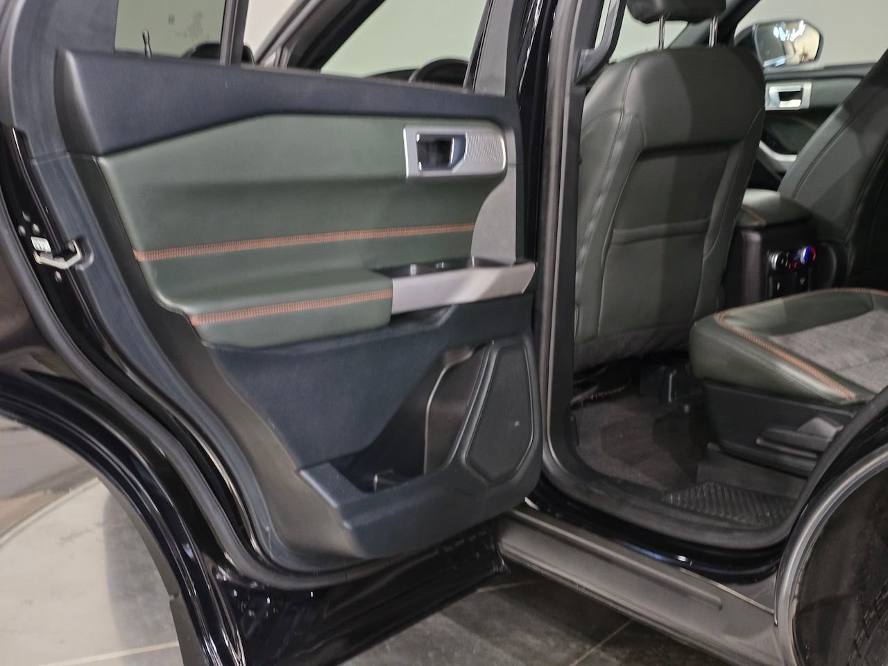 Used 2024 Ford Explorer Timberline w/ Timberline Technology Package image 35