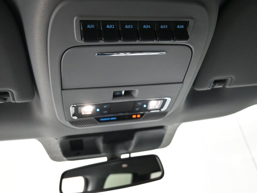 New 2026 Ford F350 Lariat image 17