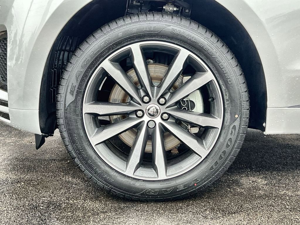 Used 2025 Jaguar F-PACE R-Dynamic S image 10