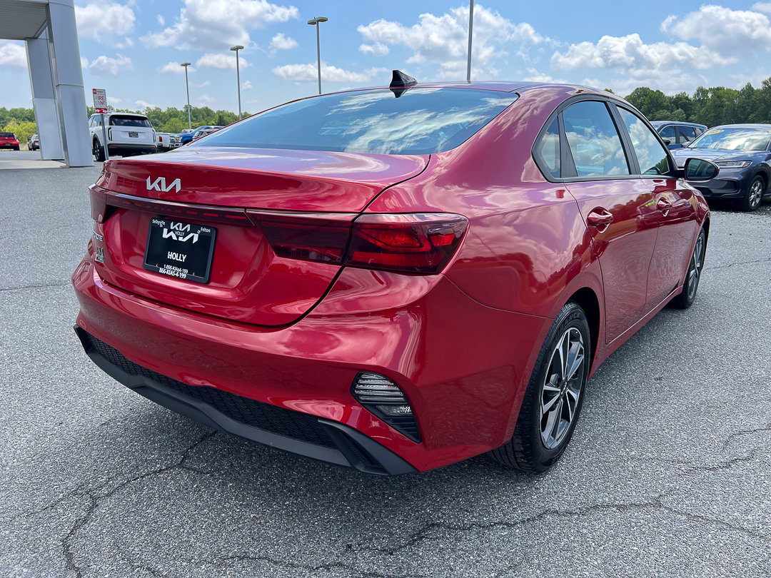 Used 2023 Kia Forte LXS FWD image 4