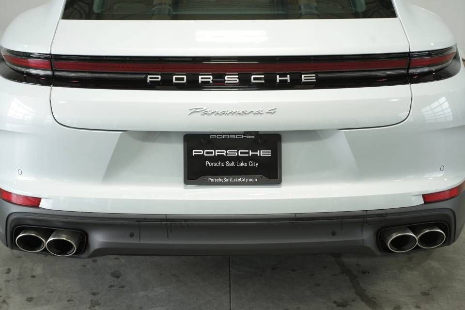 Used 2025 Porsche Panamera 4 AWD/4WD image 39