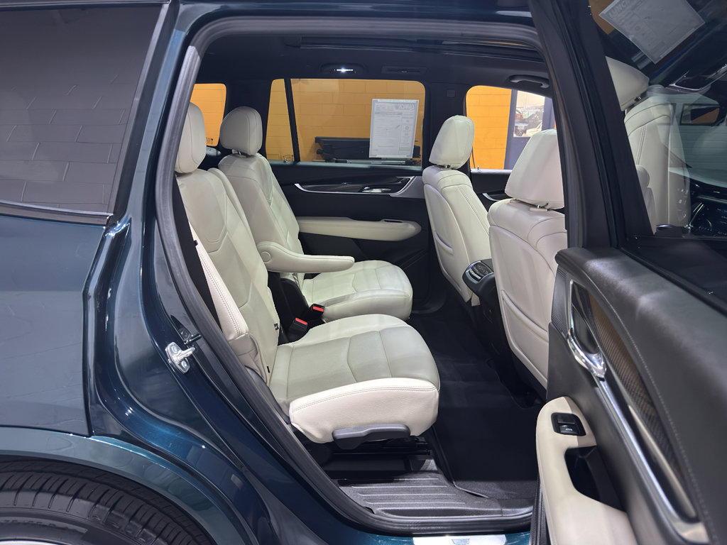 Used 2024 Cadillac XT6 Sport w/ Technology Package AWD/4WD image 20
