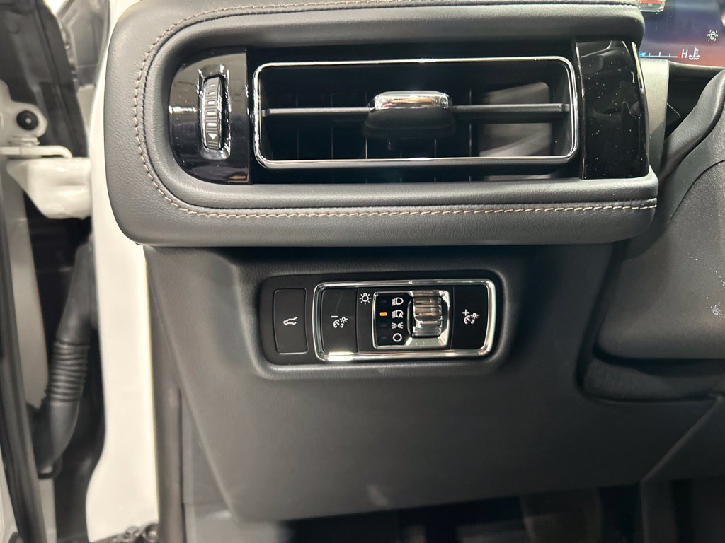New 2026 Lincoln Aviator Reserve AWD/4WD image 11