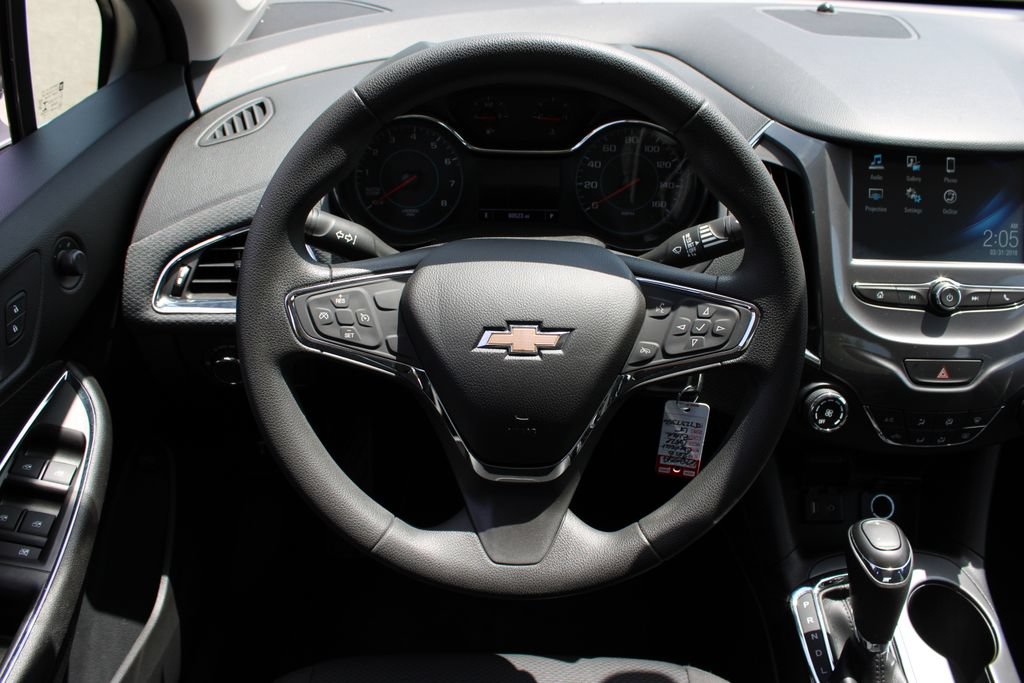 Certified 2018 Chevrolet Cruze LT FWD image 14