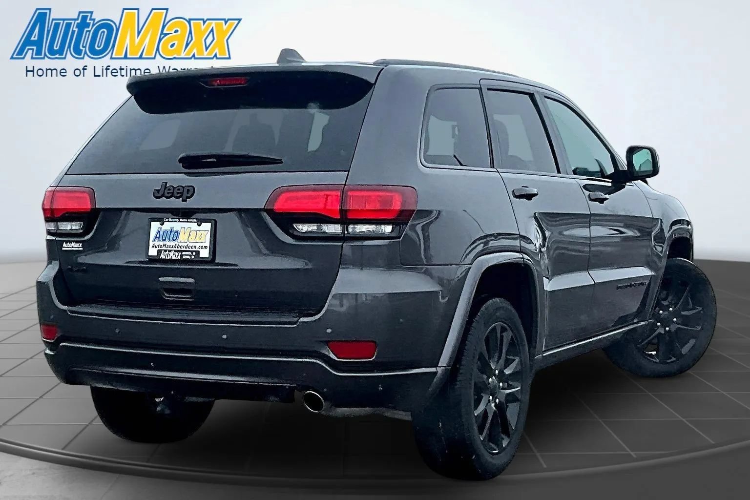 Used 2021 Jeep Grand Cherokee Laredo X AWD/4WD image 9