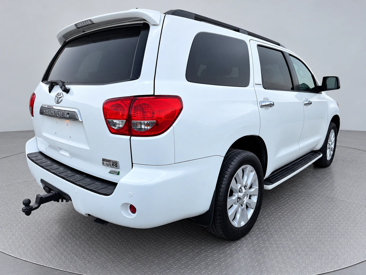 Used 2011 Toyota Sequoia Platinum AWD/4WD image 4