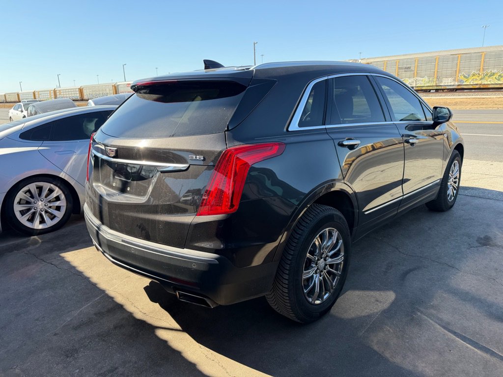 Used 2018 Cadillac XT5 Luxury w/ Driver Awareness Package FWD image 14