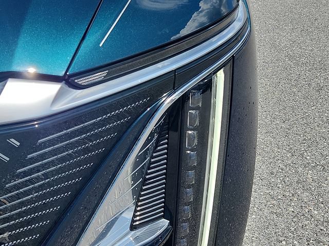 Certified 2024 Cadillac Lyriq Luxury AWD/4WD image 9