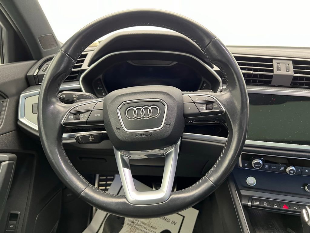 Used 2020 Audi Q3 2.0T Premium Plus w/ Premium Plus Package image 16