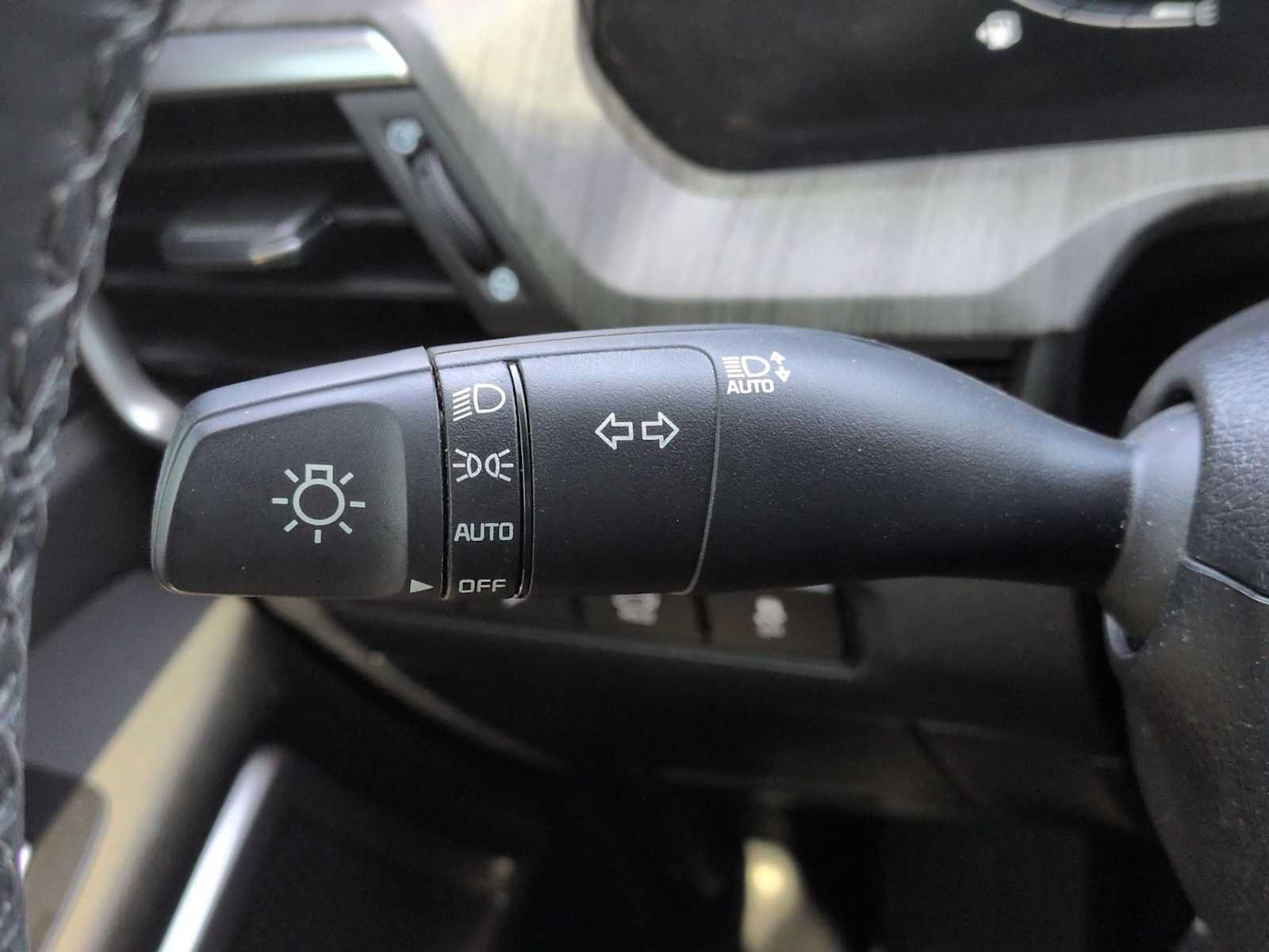 Used 2025 Kia Telluride EX w/ EX Captain's Chair Package AWD/4WD image 29