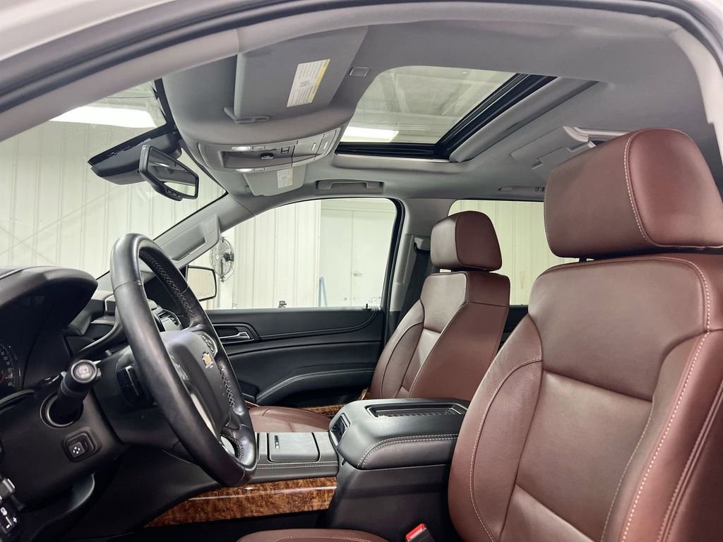 Used 2020 Chevrolet Suburban Premier w/ Premier Plus Edition image 20