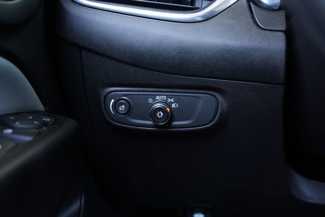 Used 2022 Chevrolet Equinox LS w/ LS Convenience Package FWD image 16