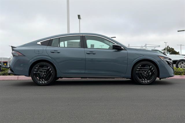 New 2027 Nissan Sentra SR w/ SR Premium Package FWD image 3