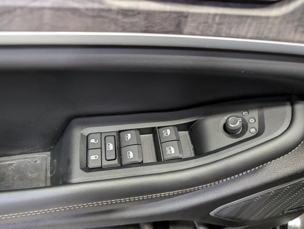 Used 2023 Jeep Grand Cherokee 4WD 4xe w/ Luxury Tech Group II image 14
