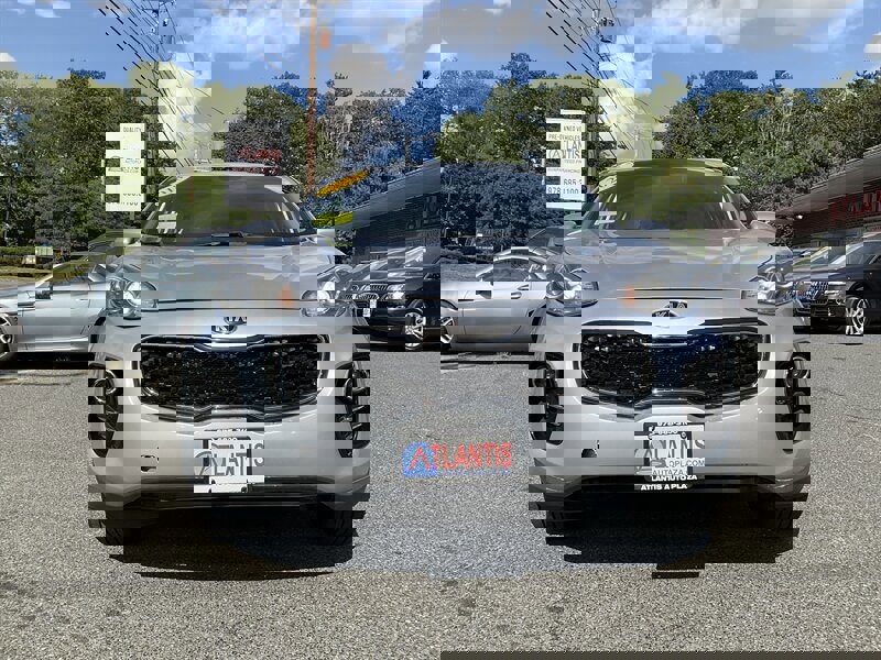 Used 2018 Kia Sportage LX image 2