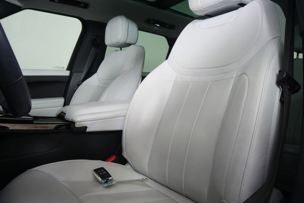 Used 2023 Land Rover Range Rover Sport SE image 12