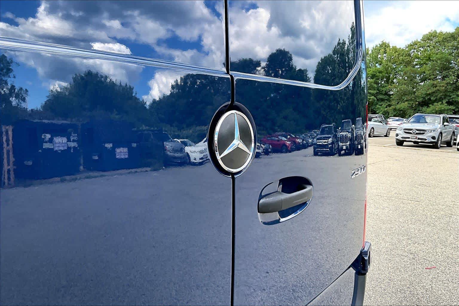 Used 2024 Mercedes-Benz Sprinter 2500 image 29
