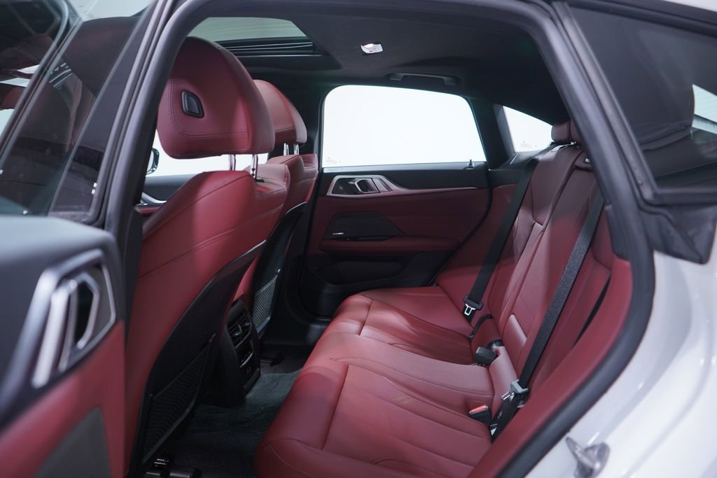 Used 2023 BMW i4 eDrive40 w/ M Sport Package image 9