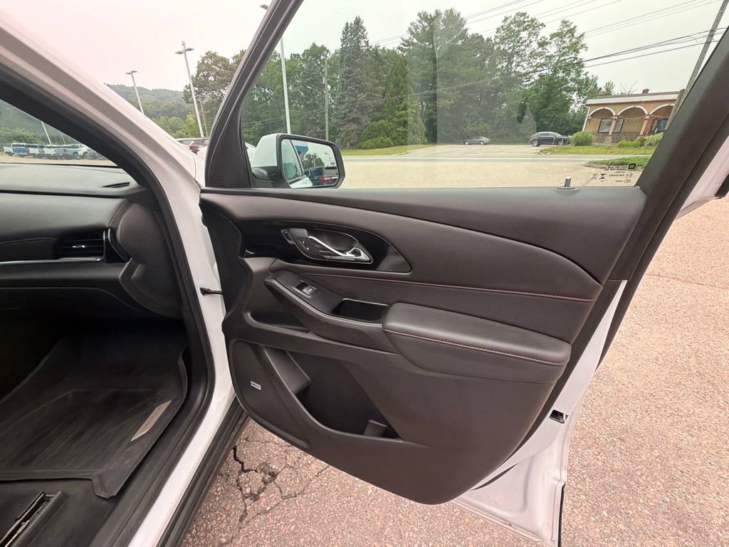 Certified 2023 Chevrolet Traverse RS w/ LPO, Floor Liner Package AWD/4WD image 34